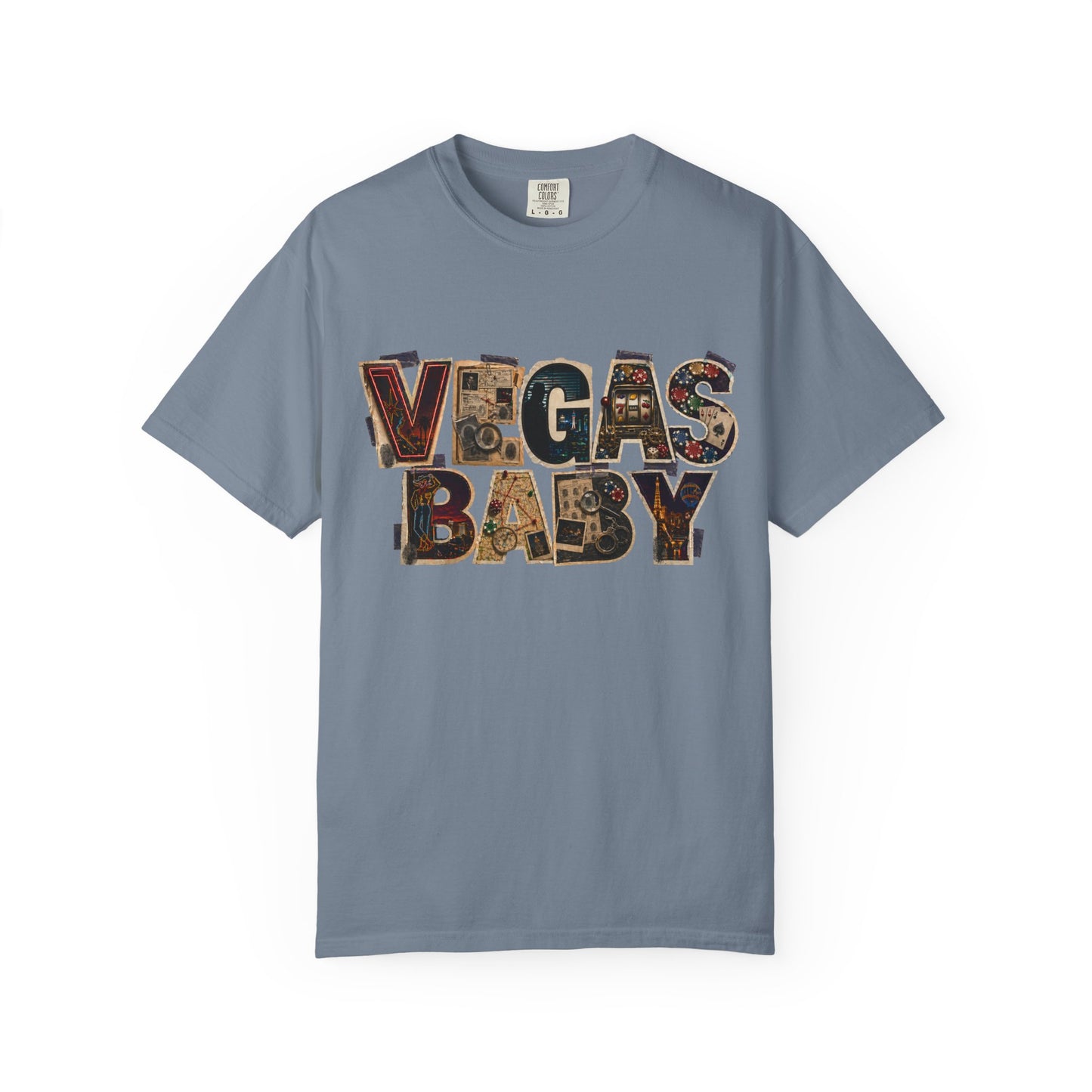 Vegas Baby T-Shirt — Retro Collage crime con 26 (no logo)