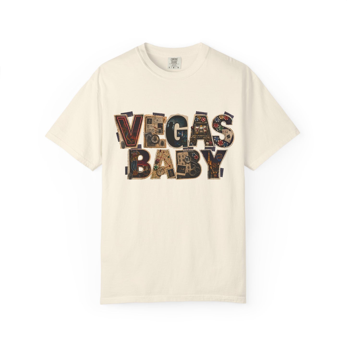 Vegas Baby T-Shirt — Retro Collage crime con 26 (no logo)