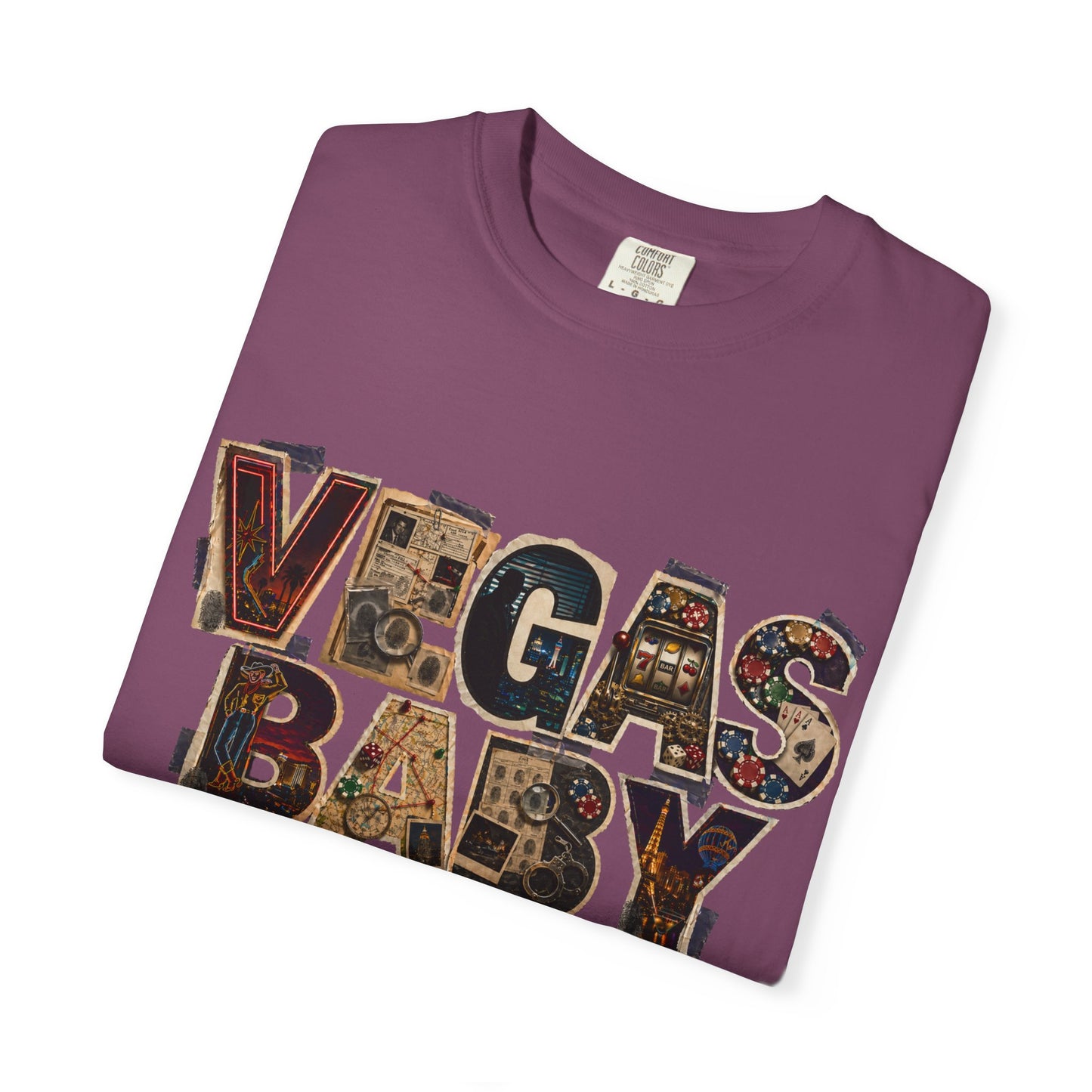 Vegas Baby T-Shirt — Retro Collage crime con 26 (no logo)