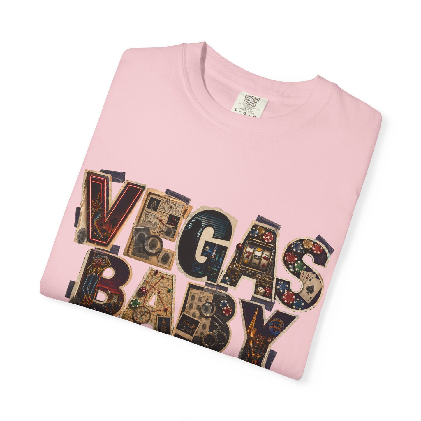 Vegas Baby T-Shirt — Retro Collage crime con 26 (no logo)