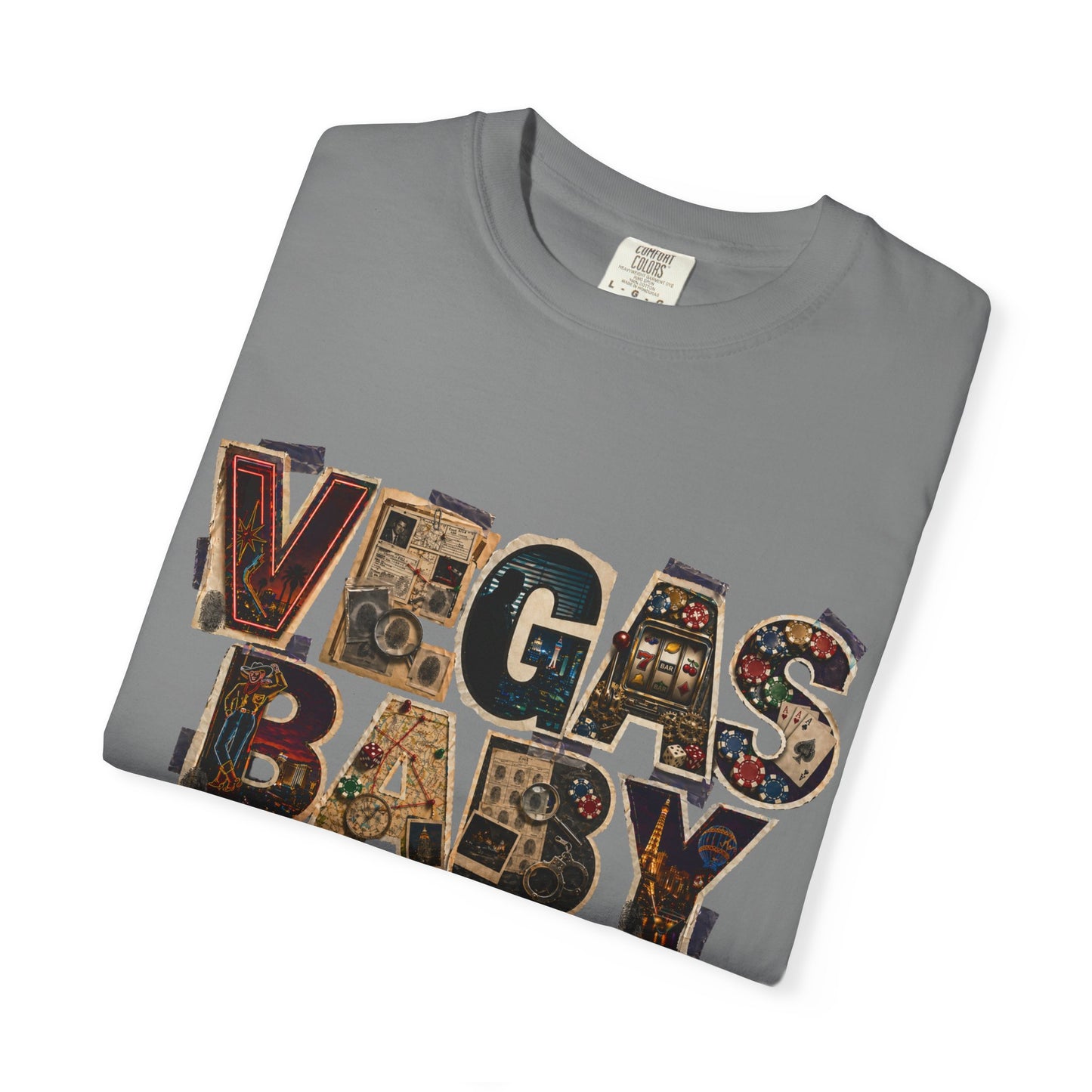 Vegas Baby T-Shirt — Retro Collage crime con 26 (no logo)