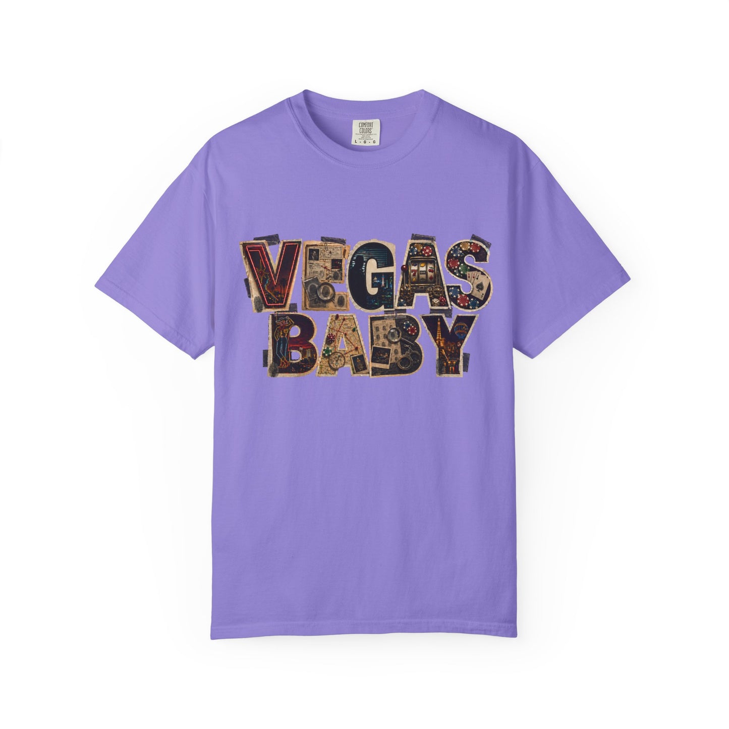Vegas Baby T-Shirt — Retro Collage crime con 26 (no logo)