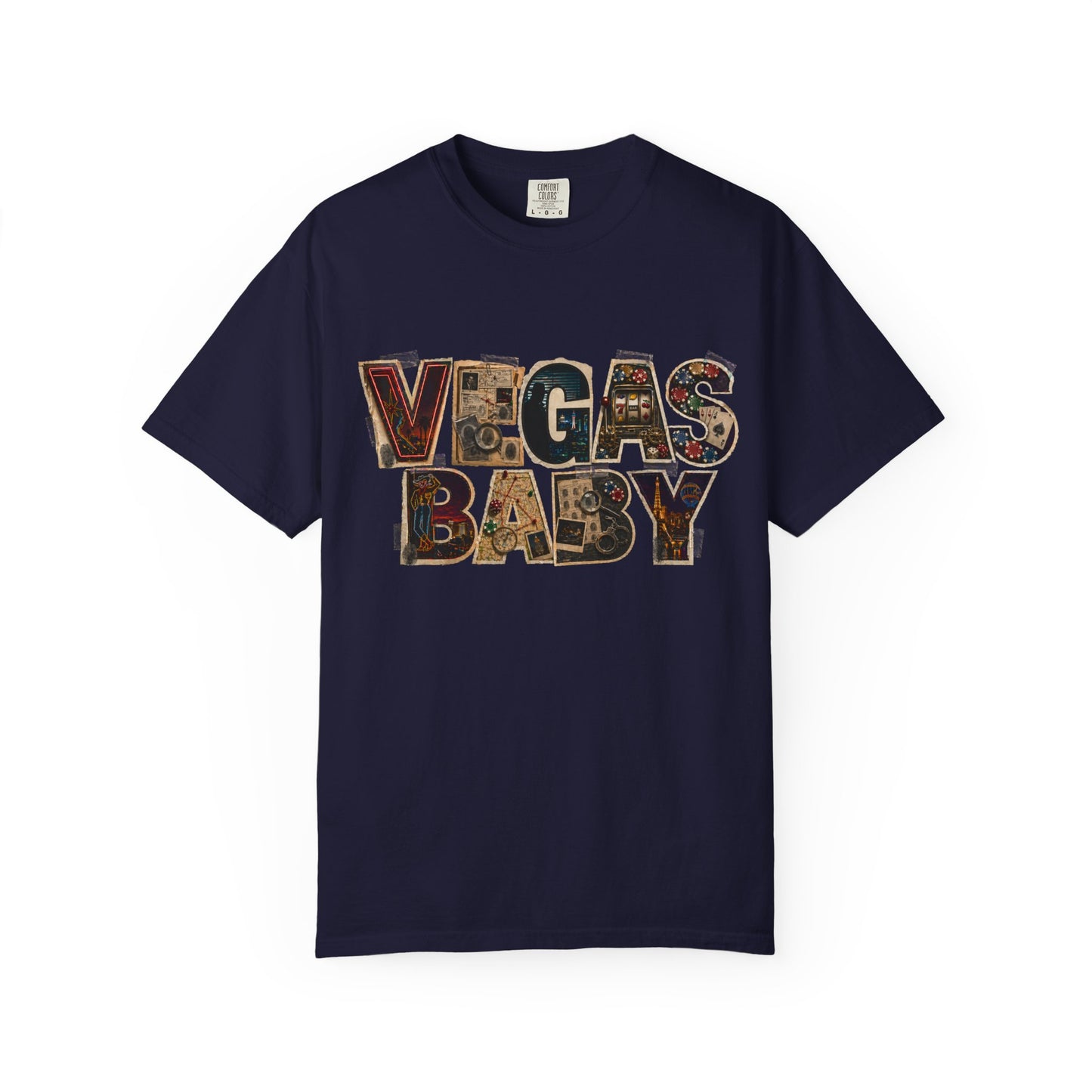 Vegas Baby T-Shirt — Retro Collage crime con 26 (no logo)